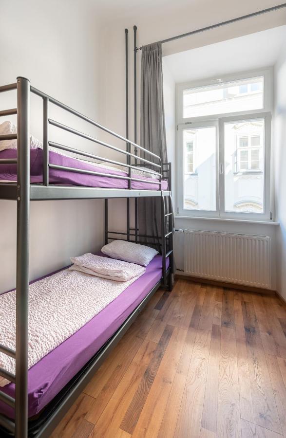 Bed 6-Bed Mixed Dormitory Room